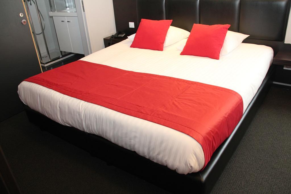 Hotel La Louve La Louvière Eksteriør bilde