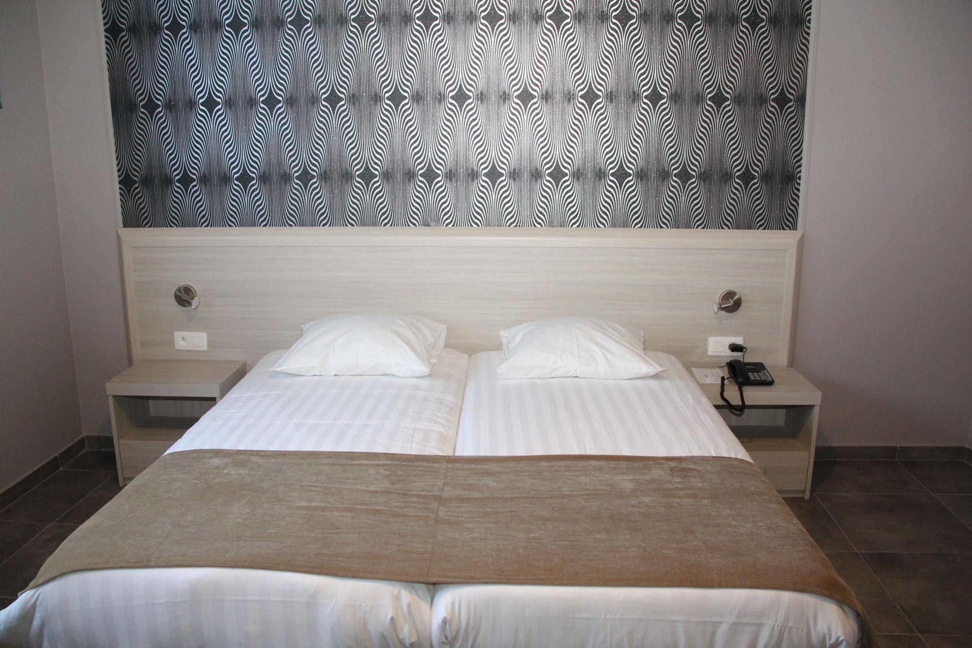 Hotel La Louve La Louvière Eksteriør bilde